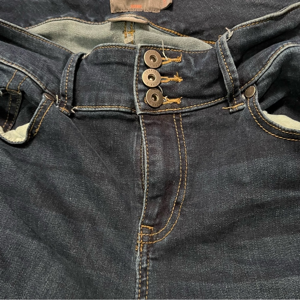 torrid Dark Blue High-Rise Feel The Fit Super Soft Casual 5 Pocket Jeggings - Picture 6 of 12